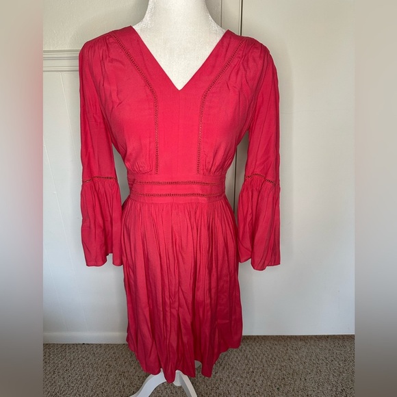 ANN TAYLOR Women V Neck Bell Sleeve Fit and Flare Dress size 2 - Picture 2 of 10